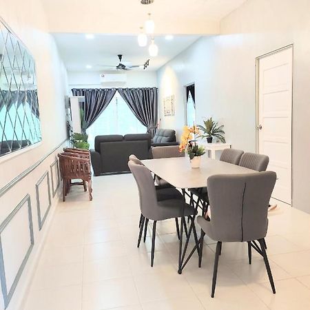 Private Pool Cassa Dinies, Wifi , Bbq,10 Pax Villa Rantau Panjang Ngoại thất bức ảnh