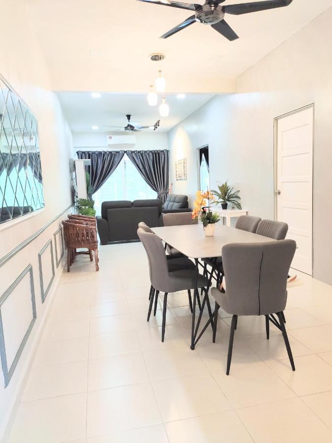 Private Pool Cassa Dinies, Wifi , Bbq,10 Pax Villa Rantau Panjang Ngoại thất bức ảnh